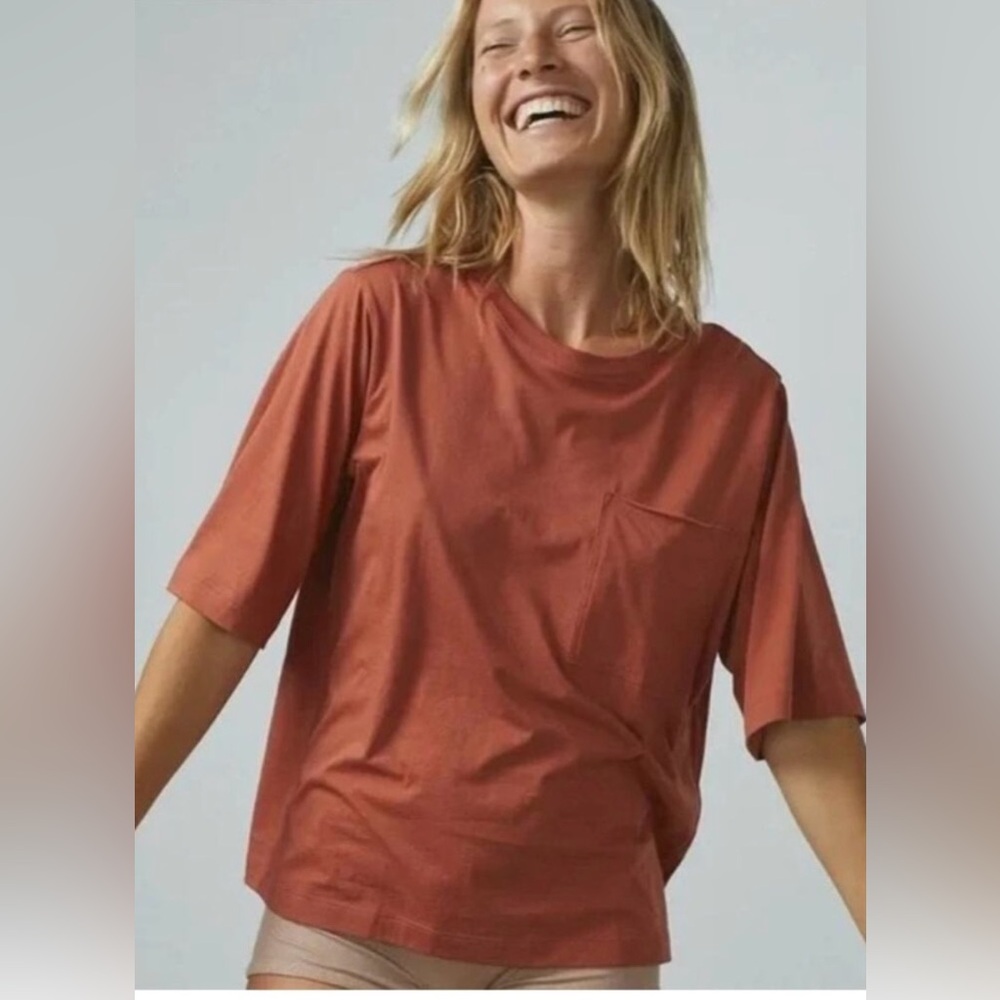 Lunya Organic Pima Pocket Tee in Rust size Small